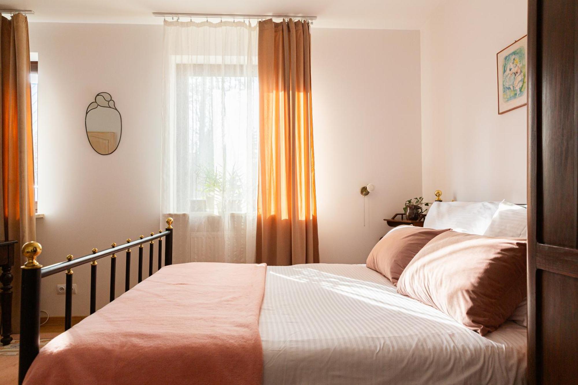Pink Rose Suite Józefów Eksteriør billede