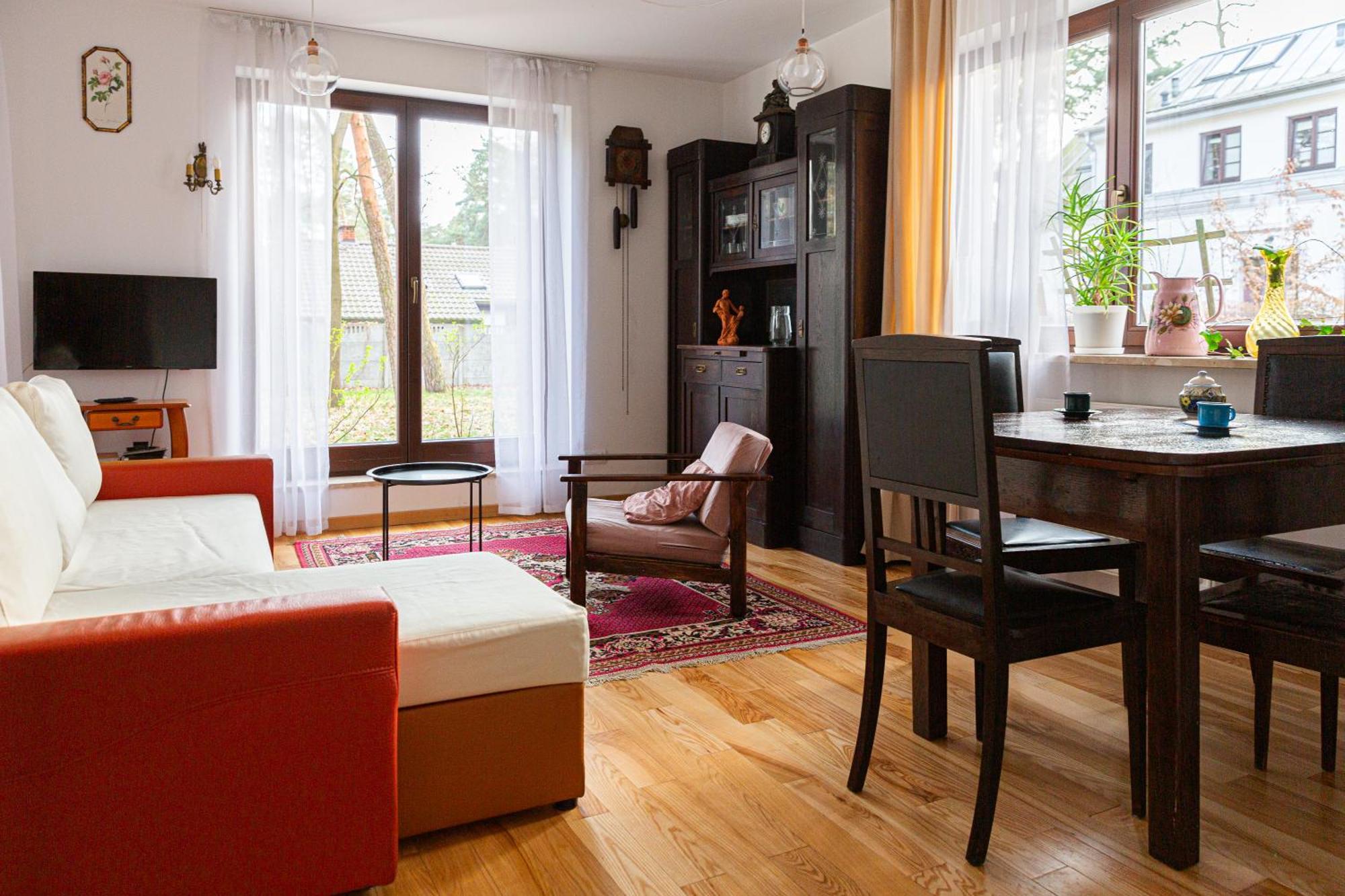 Pink Rose Suite Józefów Eksteriør billede